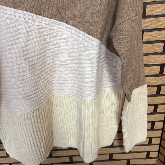 French Connection Tan And White Turtle Neck Sweater Size Small - Picture 4 of 7